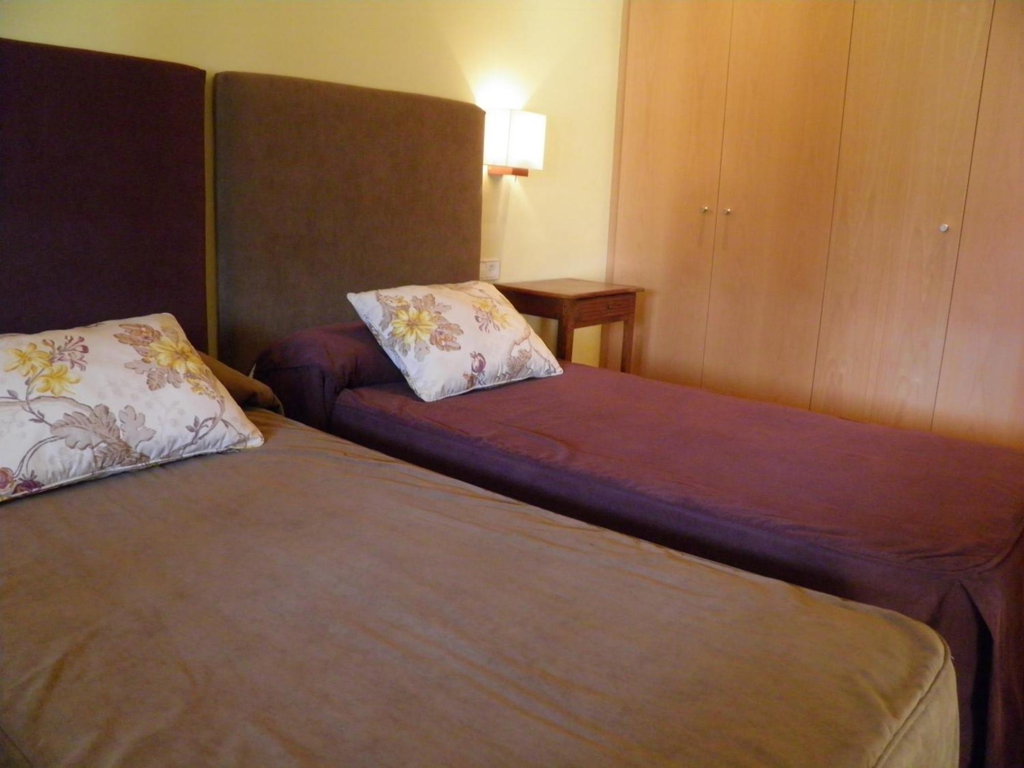Apartment Sant Jordi Girona 97 *