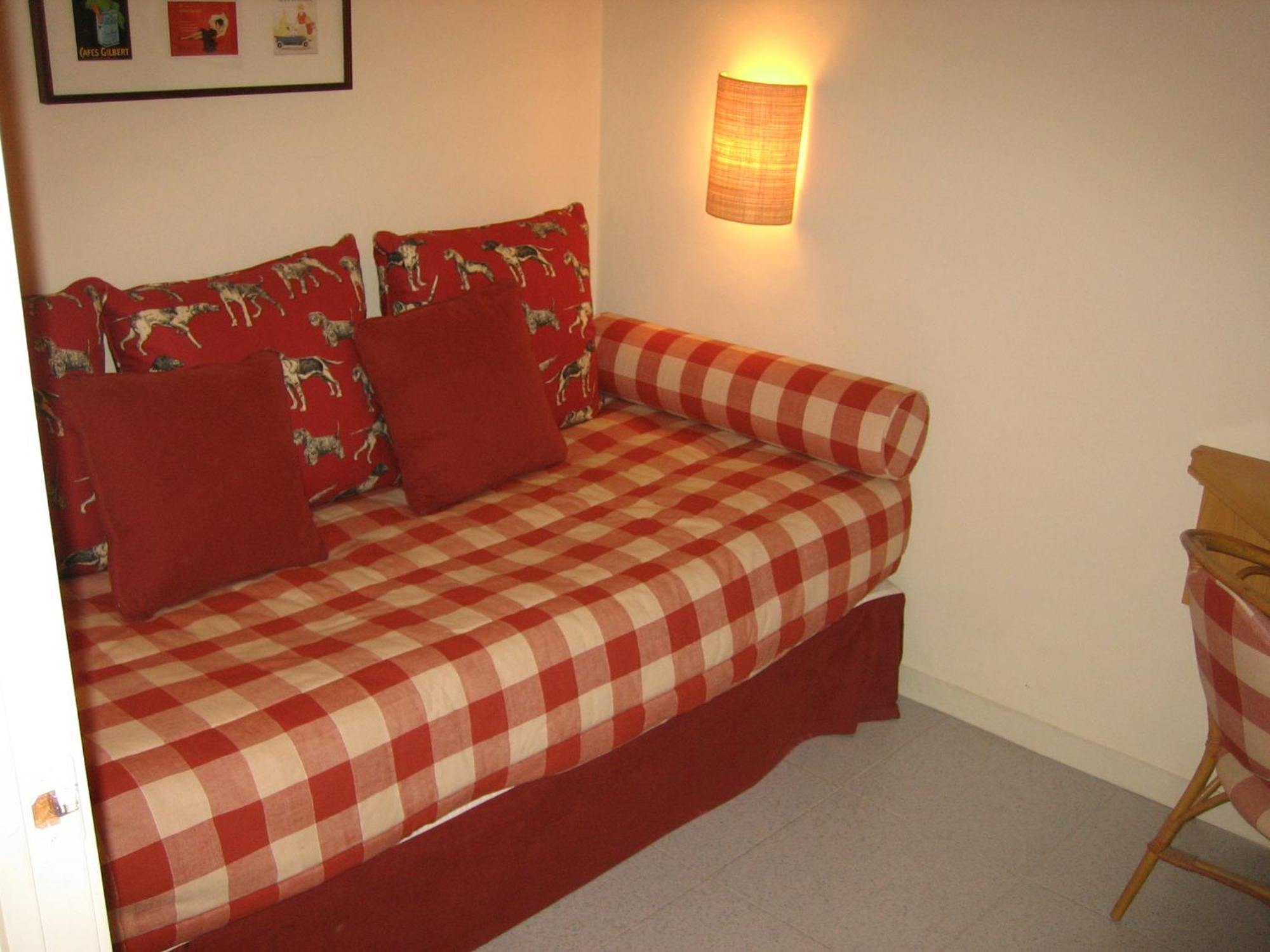 Apartment Sant Jordi Girona 97 *