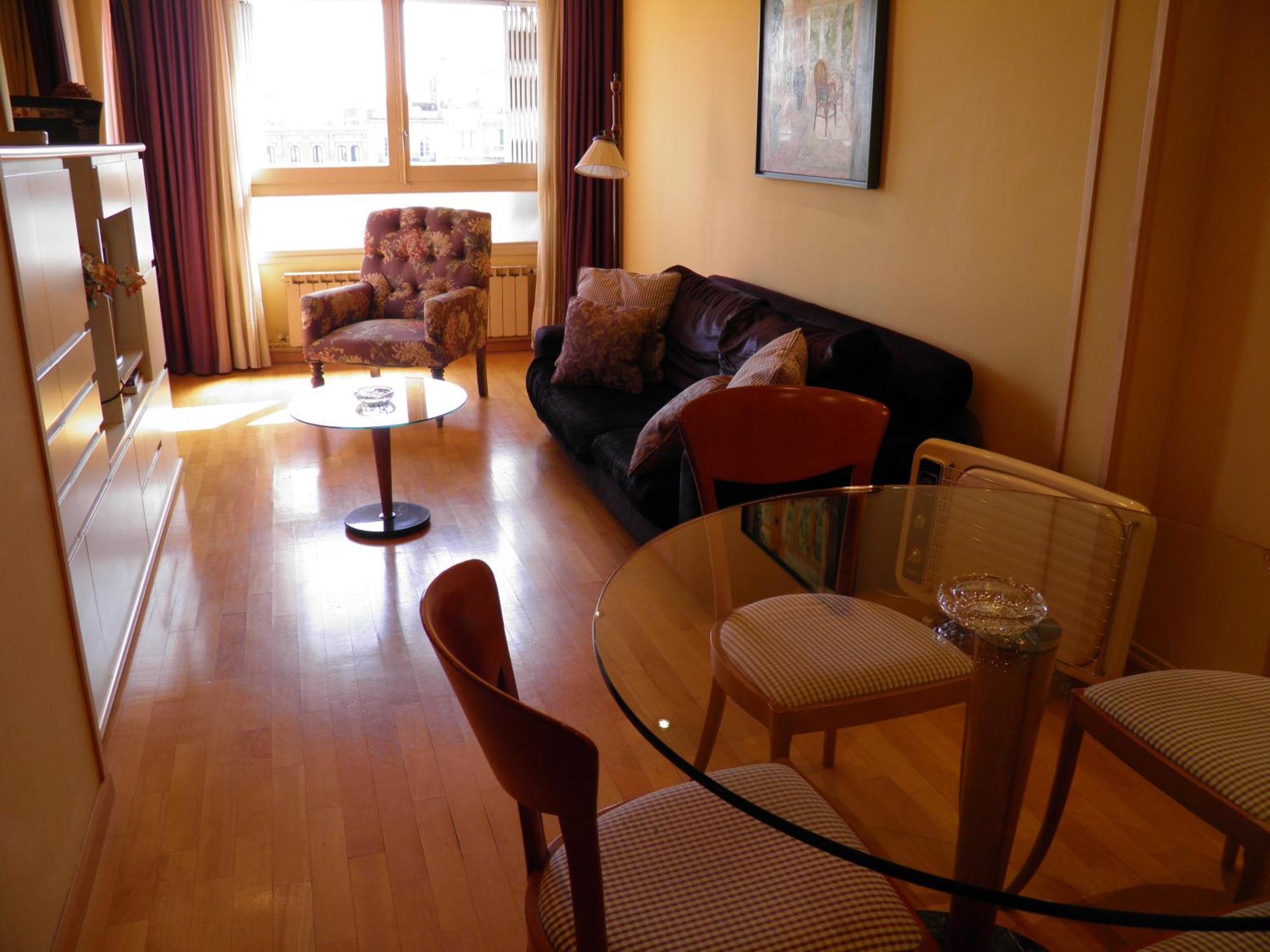 Apartment Sant Jordi Girona 97 *