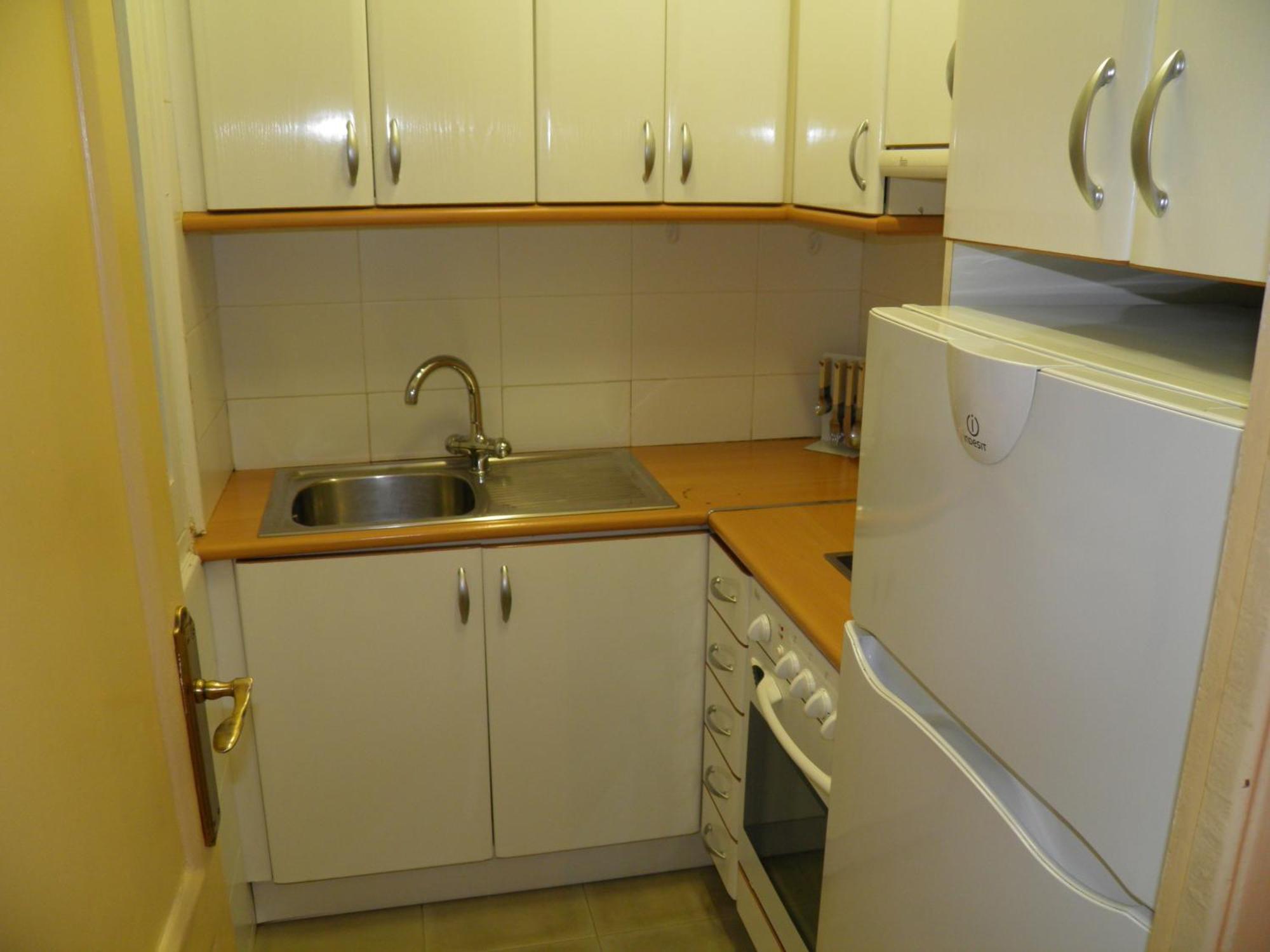 Apartment Sant Jordi Girona 97 *